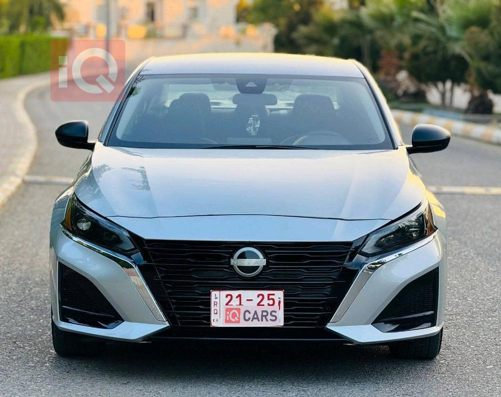 نيسان ألتيما